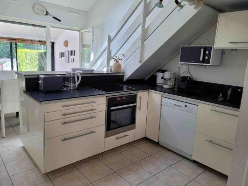 Maison dans résidence avec piscine et tennis