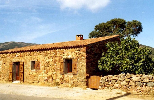 Maison de caractère, pierre sèche, Galéria, pour 2