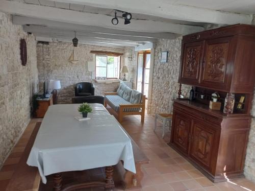 Maison de charme cœur village - cour et terrasse extérieure à 200m de la mer