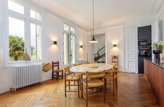 Maison de Maître Charmante Avec Grand Jardin en Plein Coeur de Vouvray