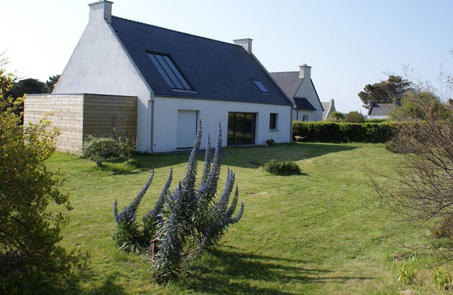 Maison de mer 100 m from the beach and coastal paths, sea view