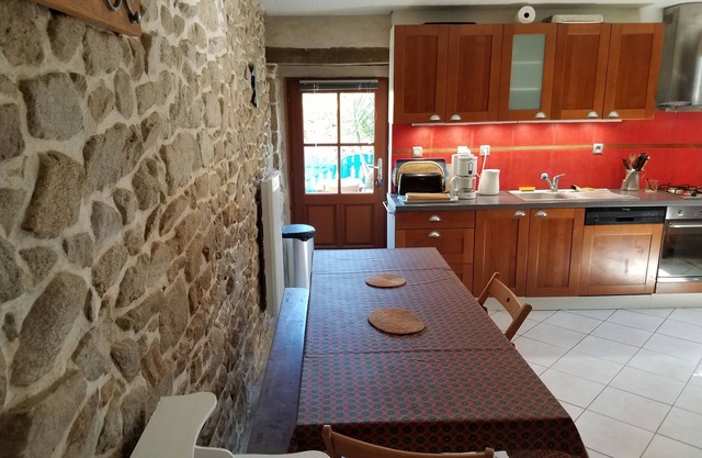 Maison de Pêcheur Dans un Hameau du Golfe du Morbihan et à 150 m D'une Plage