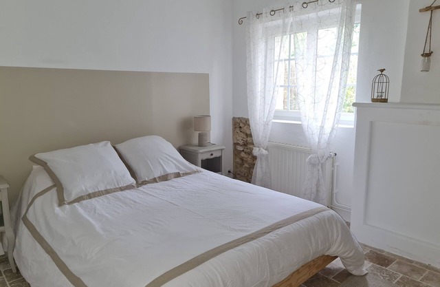 Maison de Village au Calme Avec Extérieurs. A Proximité de Grignan