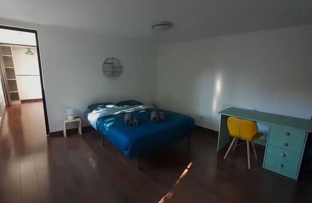 Maison de ville lumineuse avec rooftop