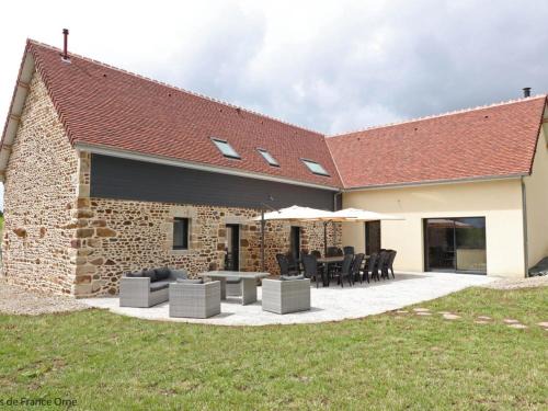 Maison familiale spacieuse proche Bagnoles-de-l'Orne - FR-1-497-136