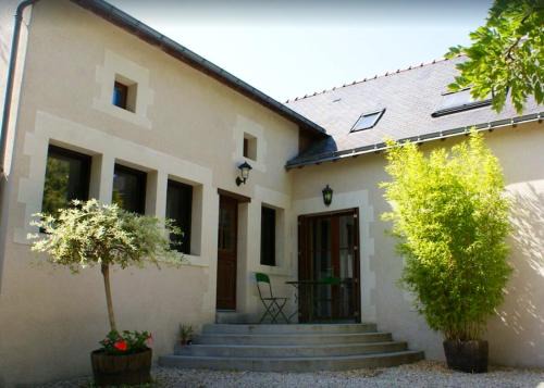 Maison familiale charmante à Denée avec jardin et loisirs