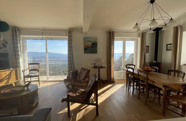 Maison Familiale en Pierre, Havre de Paix à Murs, Sublime vue sur le Luberon