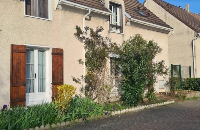 Maison 120m2 Proche de Toute Commodités. Avec Jardin et Salle de Sport !