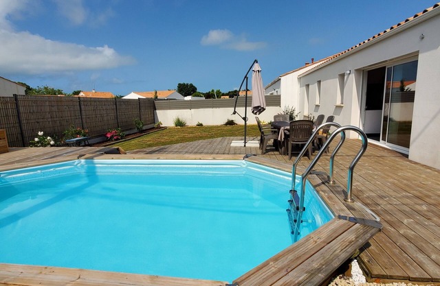 Maison les pivoines Notre Dame de Monts, near the forest and the sea