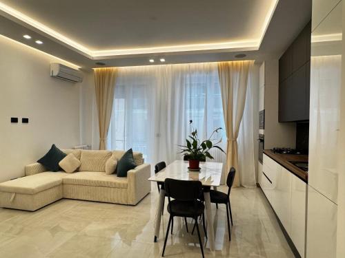Maison Miry