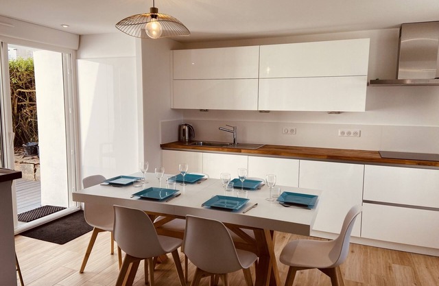 Maison Rénovée au Cœur de Carantec Avec SPA