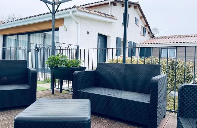 Maison Spacieuse au Calme Piscine Privée