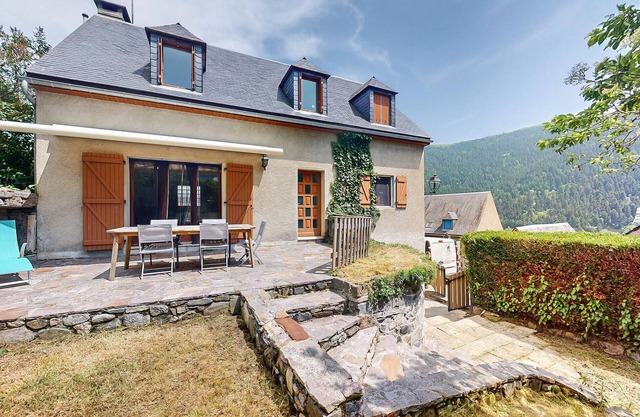 Maison vue sur les montagnes