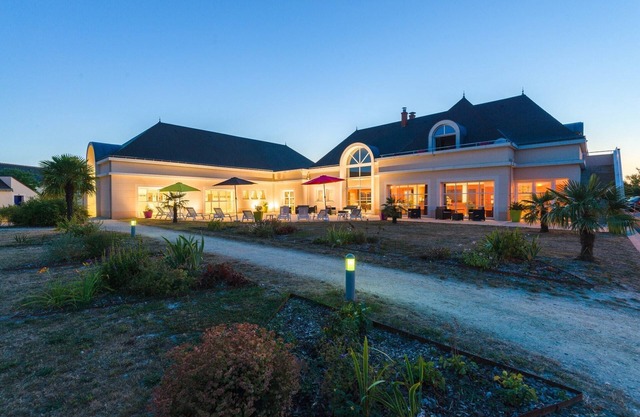 Maisonette charmante, accès Piscine + Tennis