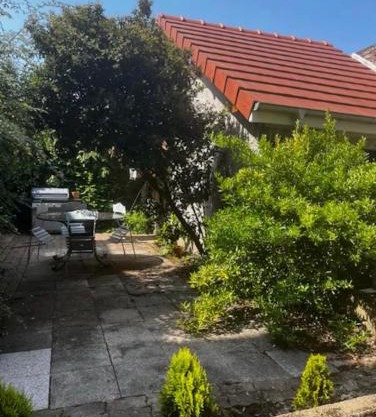 Maisonnette centre ville avec patio