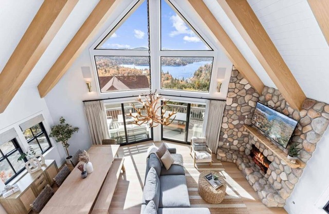 Majestic Lakeview Lodge w/Private Dock