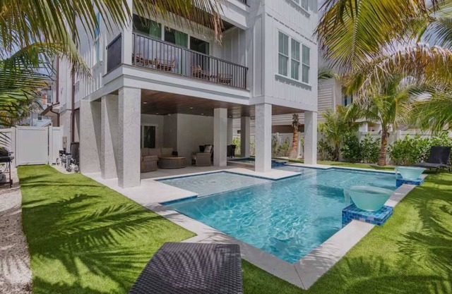 Majestic Summer - Brand New Home Anna Maria Island