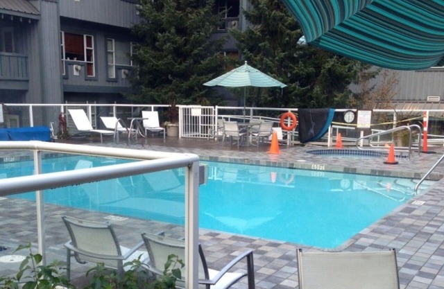Major rate reduction due to ongoing common area construction - New Central AC, and renovated unit