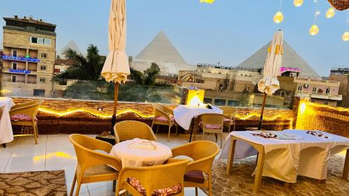 MAKADI PYRAMIDS inn