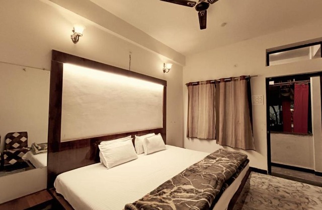 Malhotra restaurant and resorts