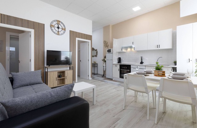 Malvarrosa Las Arenas Access. WiFi + Air Conditioning + 5 Pax