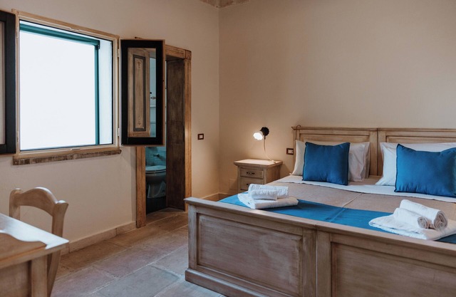 Malvasia, historic mansions, with a small glimpse of nature, near Castro