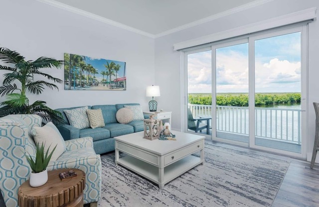 Manatee Suite 2/Funky Fish House at Cape Harbour