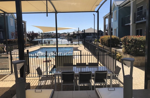 Mandurah Central Apartment with own Jetty and free WiFi