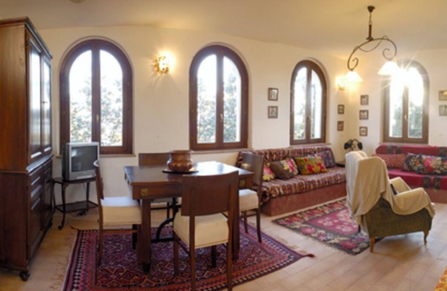 Manor house in the countryside of Assisi