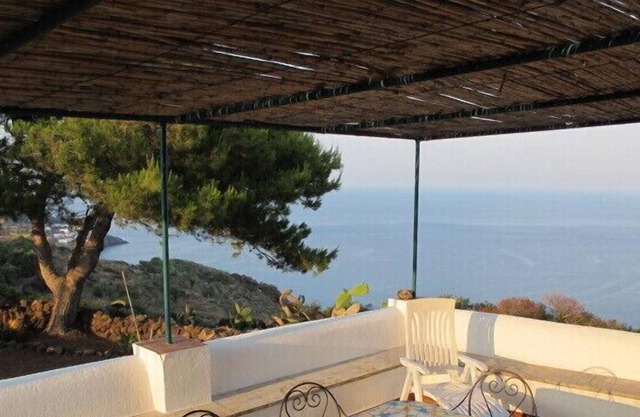 Mansion - Ustica