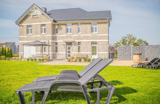 Mansion with sauna and spacious garden