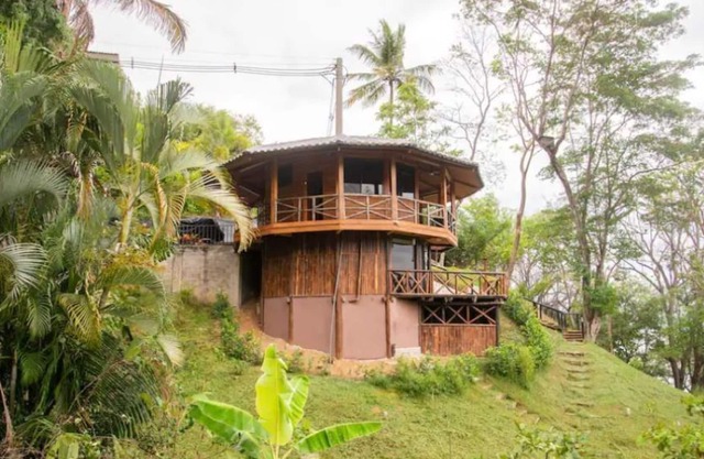 Mantas Bay Cabin