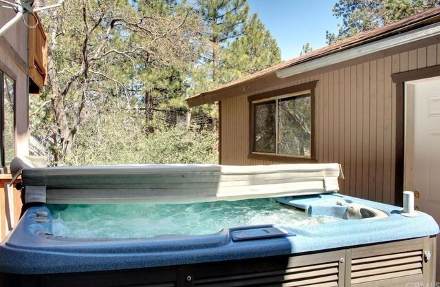 Maple Ridge - Maple Ridge is the perfect getaway for a weekend in the mountains for any season!