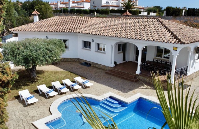 MARA villa con piscina privada jardín