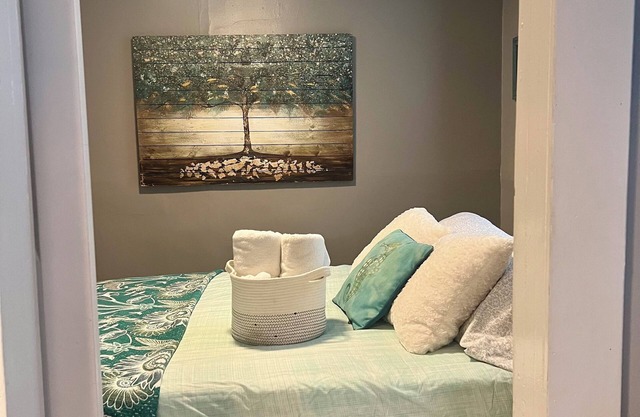 Marathon Historic Apartments-heart of Downtown - Charming 1 bedroom