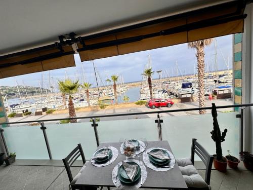 Marina dei Sogni Bilocale - Fronte mare con parcheggio gratuito e aria condizionata