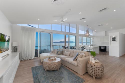 Marina Oceanfront Modern Penthouse with Panoramic Views