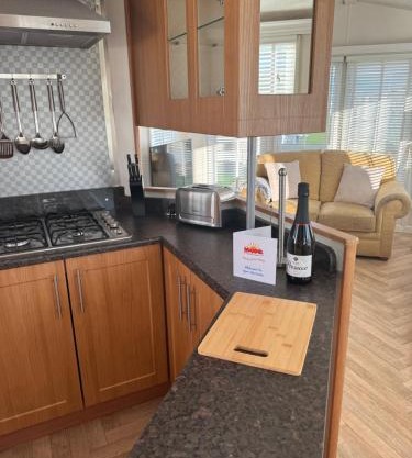 marine getaways caravan hire winchester