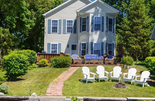 Mariner's Cove - A Spectacular Seneca Lakefront Retreat for Wine Lovers!
