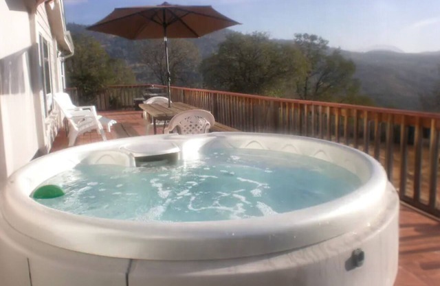 Mariposa Ridge Retreat.n