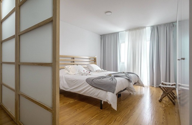 Market Place F 2BR duplex (historical city center)