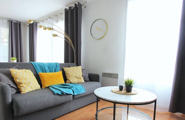 Marne la Vallée, apartment 4 people, in the center of Val d'Europe.