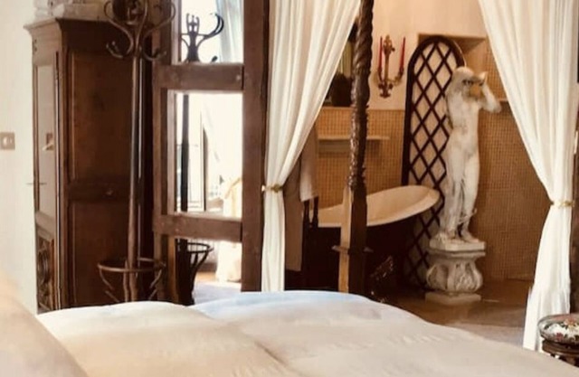 Marquise Rive Gauche