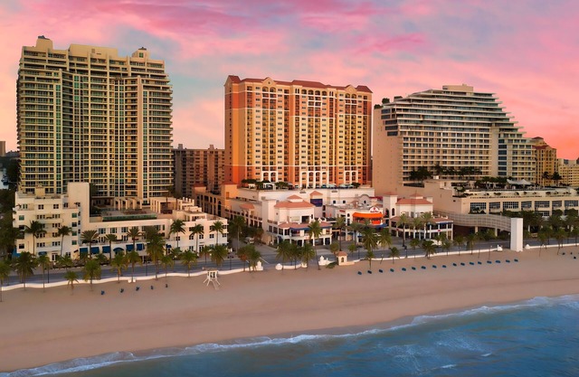Marriott's BeachPlace Towers - Many Dates Available! - One Bedroom Unit