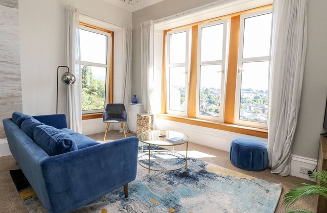 MARS HILL UPPER, family friendly, country holiday cottage in Dunoon