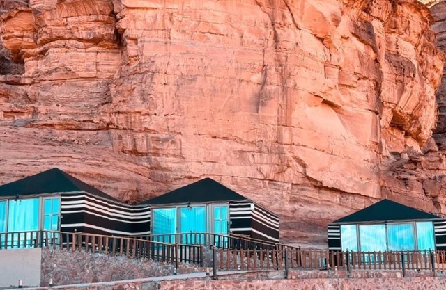 Mars land luxury camp