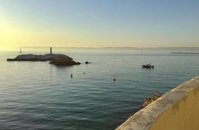 Marseille Malmousque Cabanon 45 m2 sur l'eau