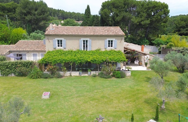 Mas Carla - Luxury home located in the typical Provençal town of Noves (Bouches-du-Rhône).