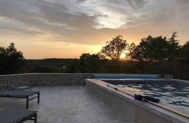 Mas du Loup Quercy - beautiful newly renovated 18th century holiday cottage