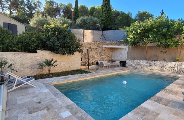 MAS PROVENCAL 10 - 12 persons with swimming pool in Fontaine de Vaucluse